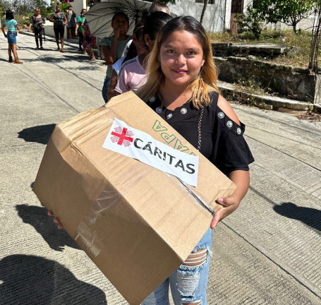 Con un donativo mensual de $1000